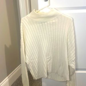 EXPRESS CREAM SWEATER CROP TOP
